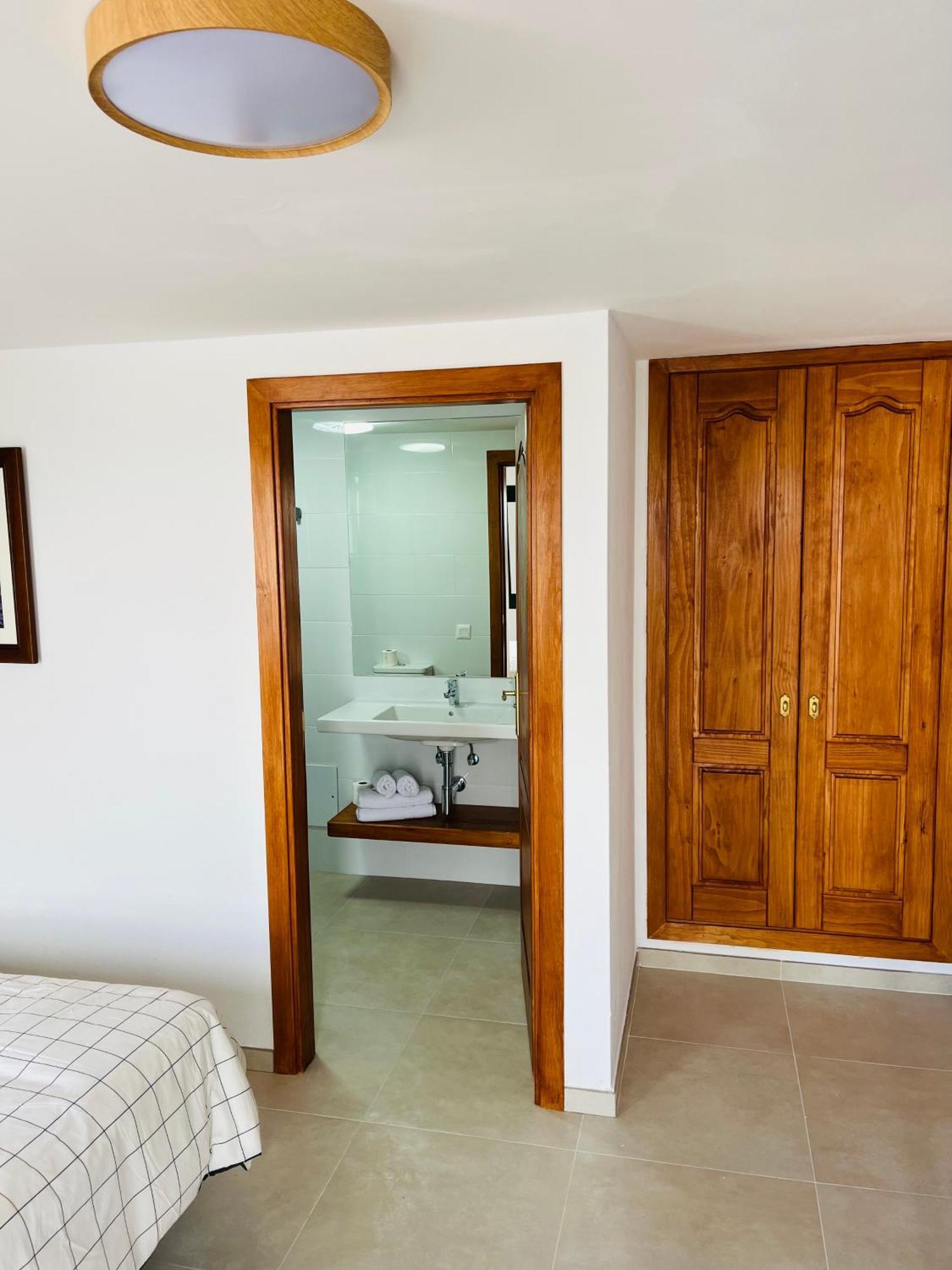 Hotel-finca Rural José Manuel 28pax * San Bartolomé